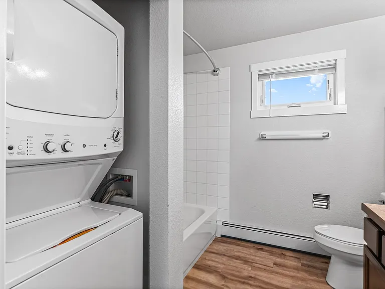 470 Dailey Ave — Photo 14