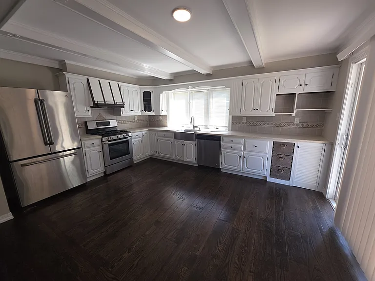 316 Hutchinson Ave — Photo 12