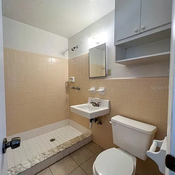 1406 SW 18th Pl #2 — Photo 7