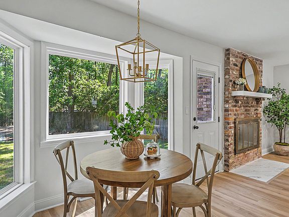 5th image of 106 Sweetbriar Rd