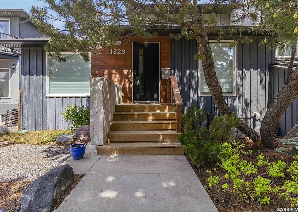1st image of 1329 14th STREET E