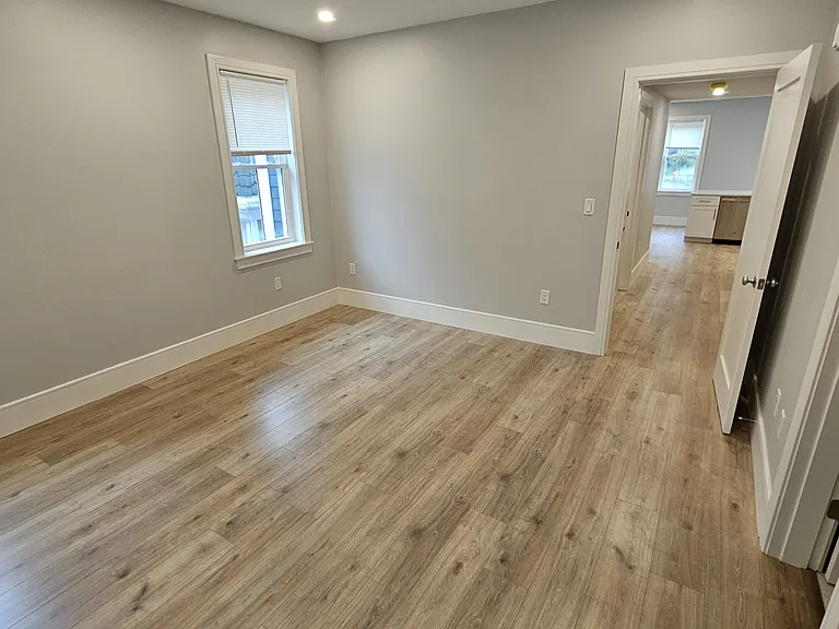 124 Kenrick St — Photo 8