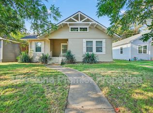 1014 W Walker St, Denison, TX 75020