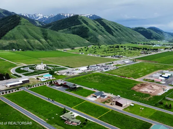 42 Airport Ln, Afton, WY 83110