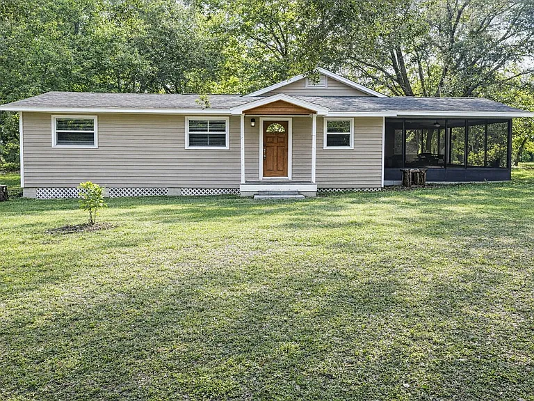 10019 Curley Rd — Photo 1