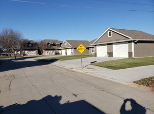 1002 N 10th St, Norfolk, NE 68701