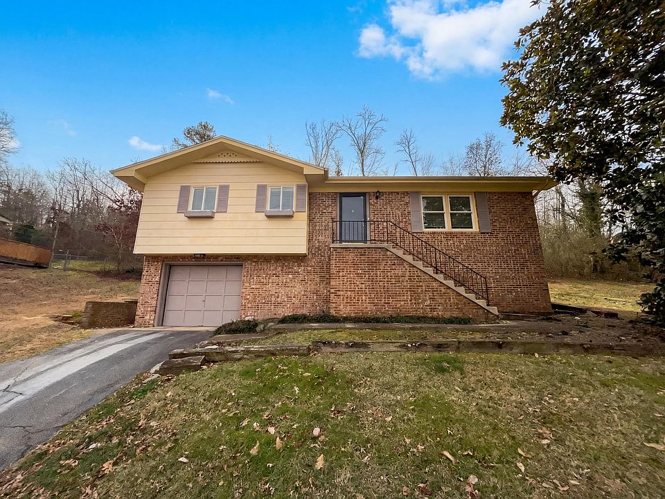1st image of 802 Ashwood Ln