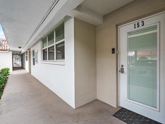 4th image of 911 Gardenia Drive #153