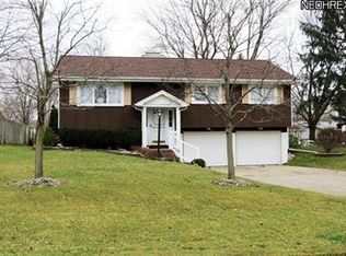 8170 Cherry Hill Dr NE, Warren, OH 44484
