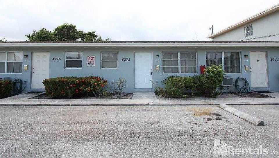 2nd image of 4213 S Olive Ave
