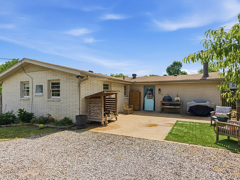 450 Sanders Ferry Rd — Photo 20