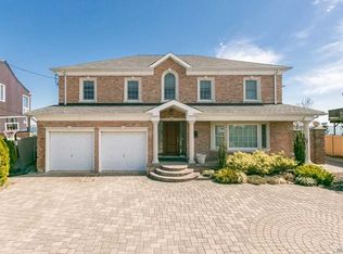 3087 Shore Dr, Merrick, NY 11566