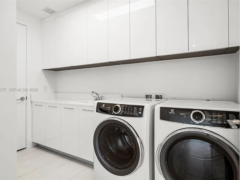 151 N Seabreeze #1003-E-1003 — Photo 31