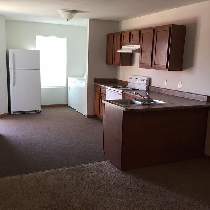 2nd image of 405 Jackson St #E