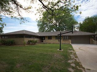 1135 N Pinecrest St, Wichita, KS 67208