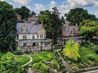 1203 Grove Ter, Dubuque, IA 52001