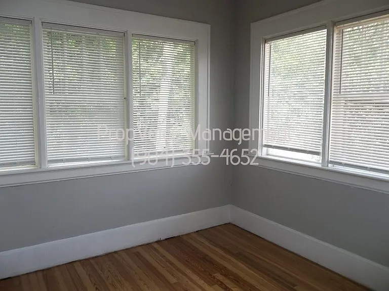 221 W 9th St — Photo 10