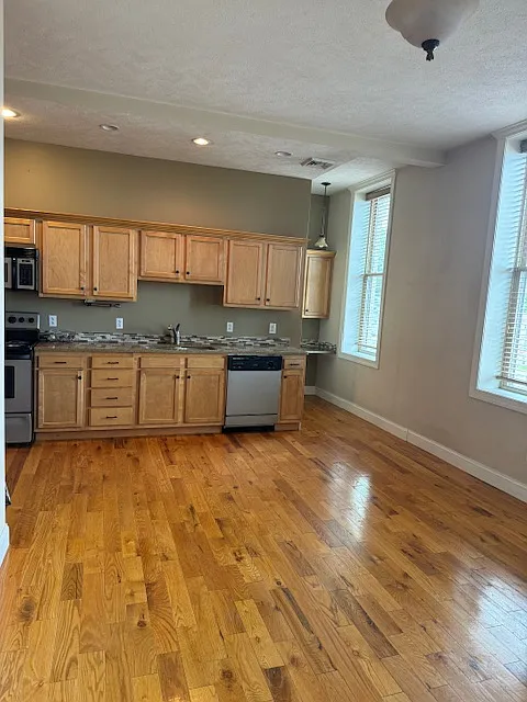 Building Photo - 295 E Dominick St #2