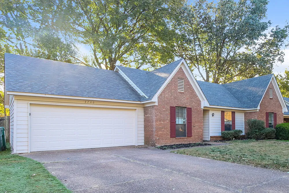 3 bed, 2.0 bath, 1251 sqft, $1,620 — Photo 4
