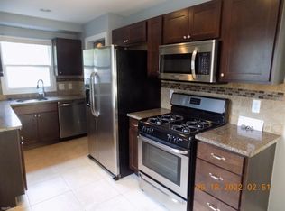 23051 Majestic St, Oak Park, MI 48237