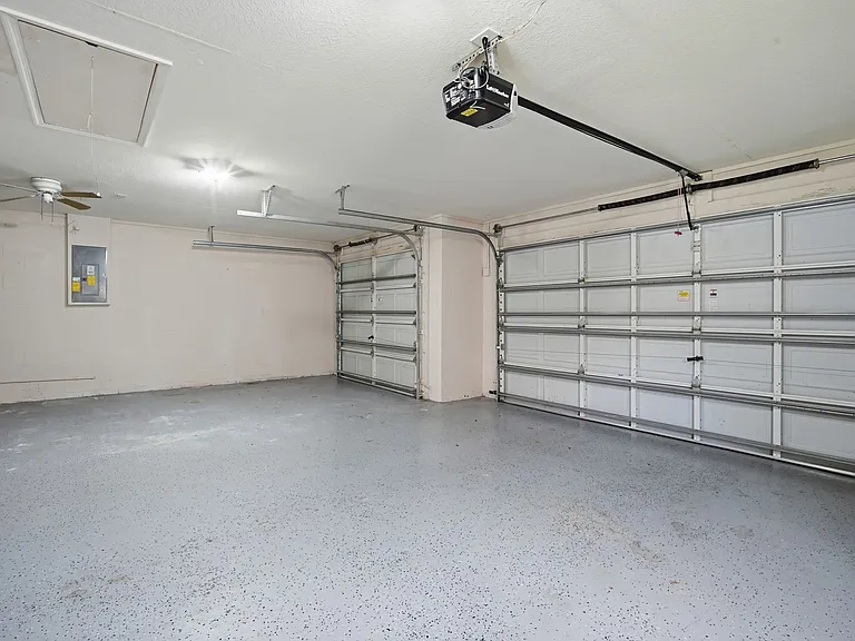 5912 Bramble Bush Ct — Photo 22