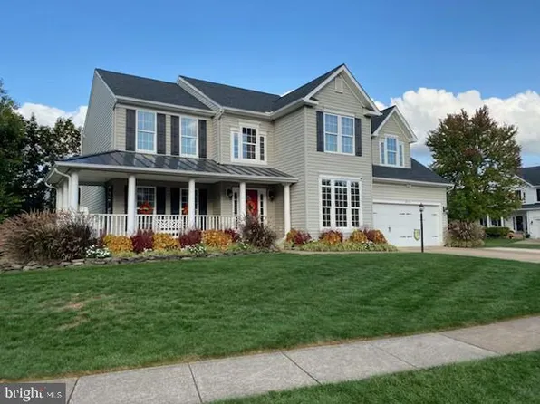 18714 Drummond Pl, Leesburg, VA 20176