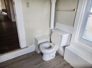 625 E Almond St #4, Vineland, NJ 08360