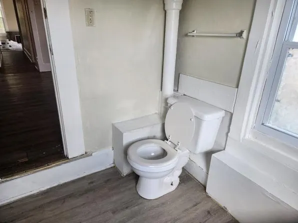 625 E Almond St #4, Vineland, NJ 08360