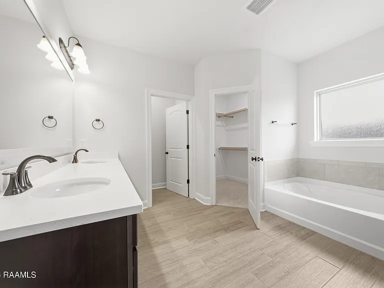 224 Wild Cherry Ln — Photo 15