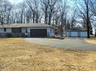 885 Main St W, Isle, MN 56342