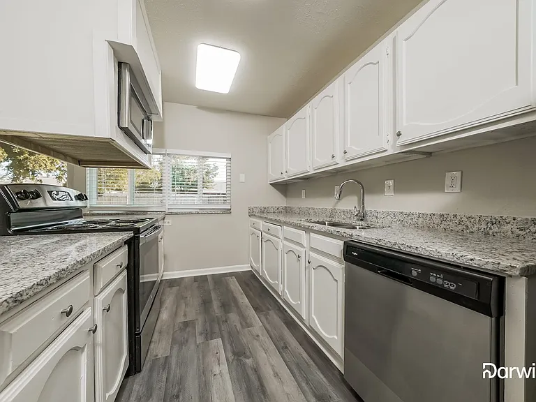 5517 N Colony Blvd — Photo 2