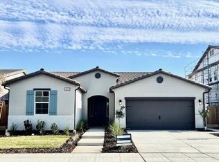 885 Huckleberry Rd S, Madera, CA 93636