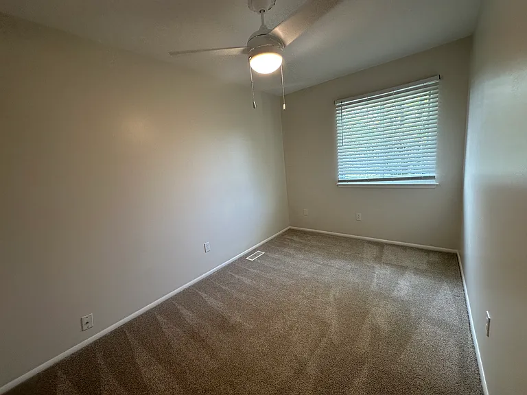 3590 Windmill Dr — Photo 18