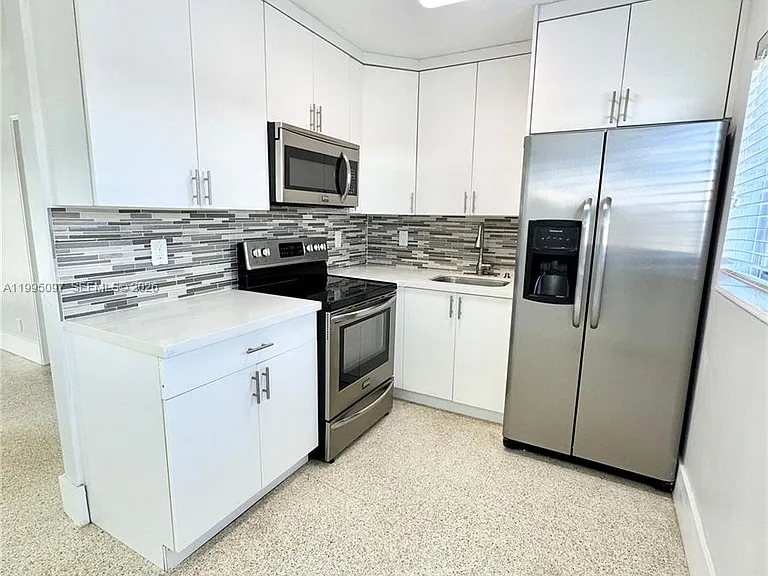 1601 SE 15th St #1B — Photo 4