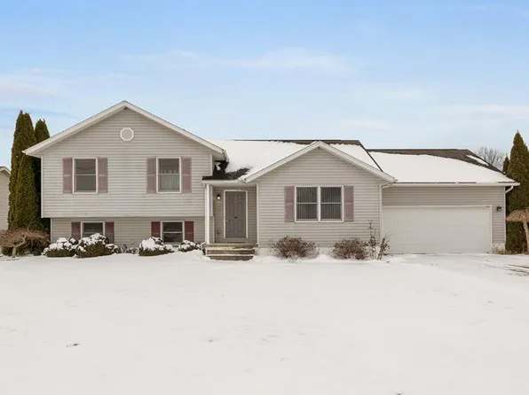 1713 Spring Village Ln, Ontario, OH 44906