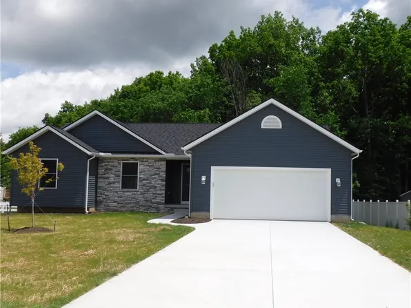 16298 Weathervane Dr, Middlefield, OH 44062