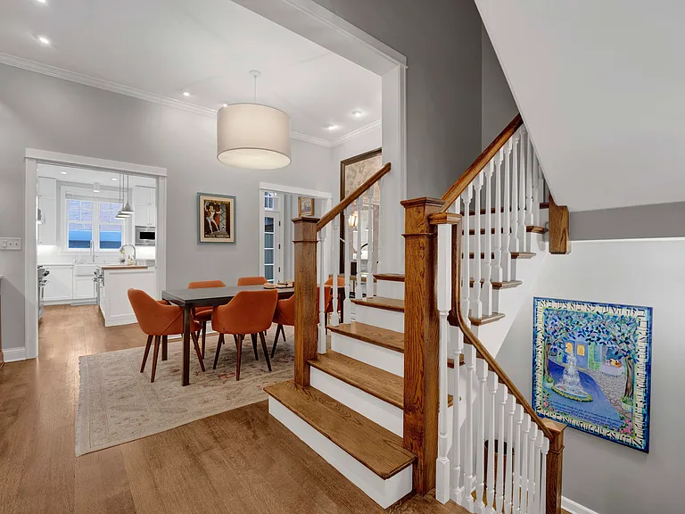 2109 N Clark St — Photo 6