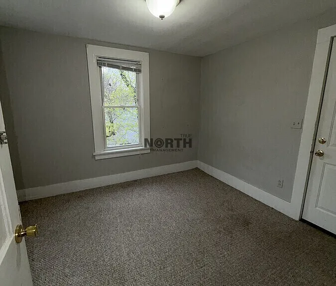 303 6th Ave W #4 — Photo 15