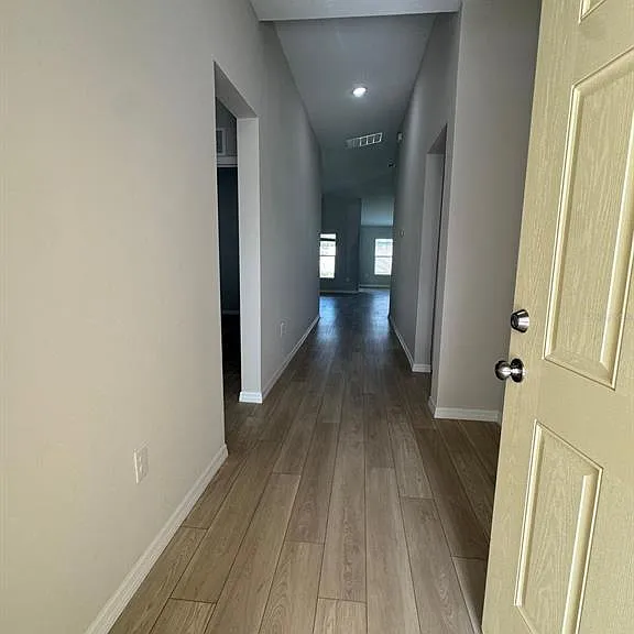 1049 Foreshore Ln — Photo 2