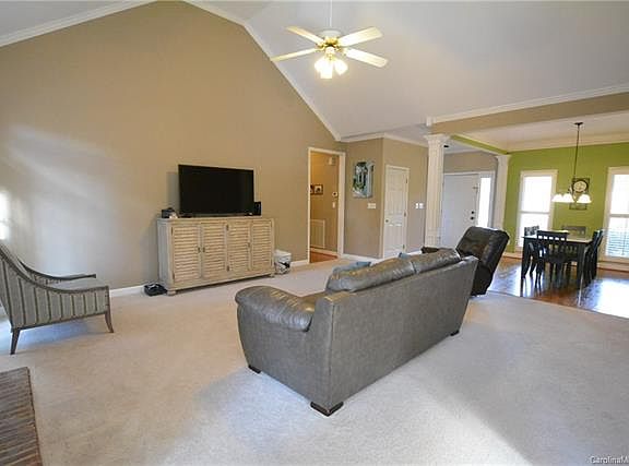 3rd image of 1703 Brandyhill Dr