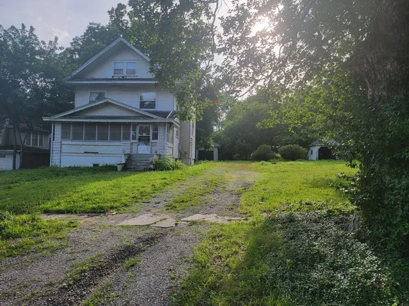 815 Elm St, Slater, MO 65349