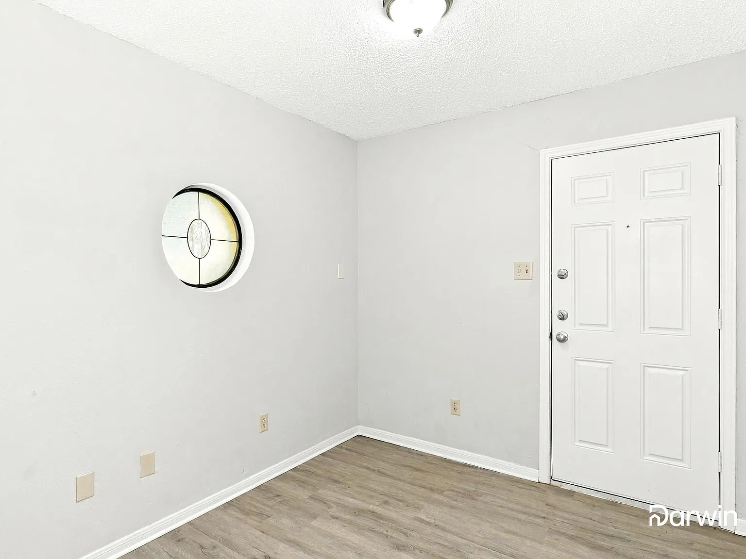 3 bed, 2.0 bath, 1896 sqft, $2,205 — Photo 4