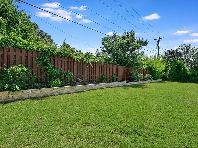 15208 Bowling Ln — Photo 17