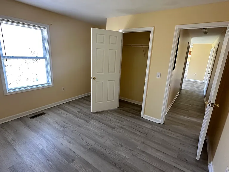 2 Regan Ln — Photo 3