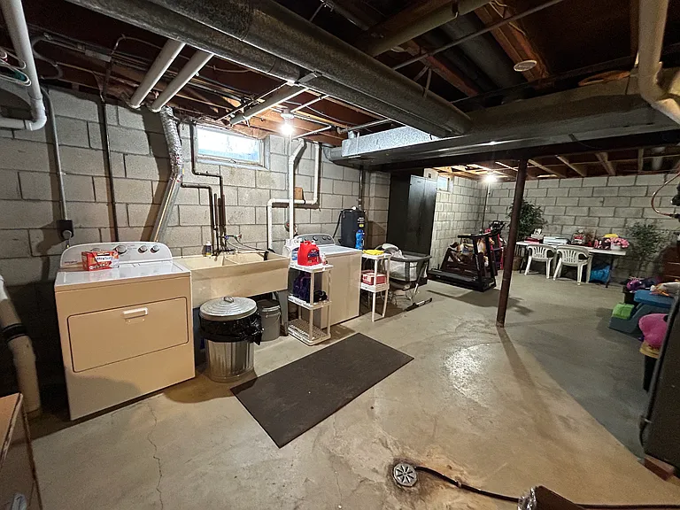 2711 Albany Ct — Photo 15