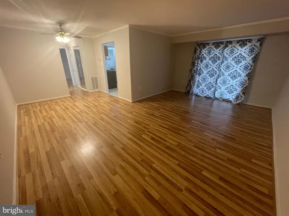 5911 Quantrell Ave APT 102, Alexandria, VA 22312