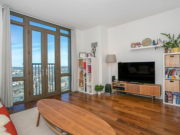 3rd image of 175 Huguenot St Unit 1707