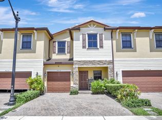 4616 Belgian Ln, Davie, FL 33314