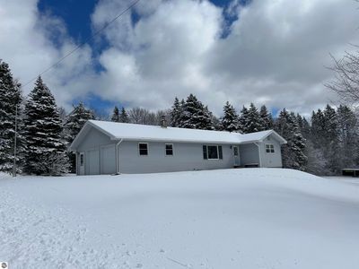 793 Eden Hill Rd, Beulah, MI, 49617