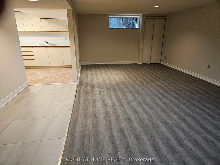 388 Fernleigh Cir S — Photo 10